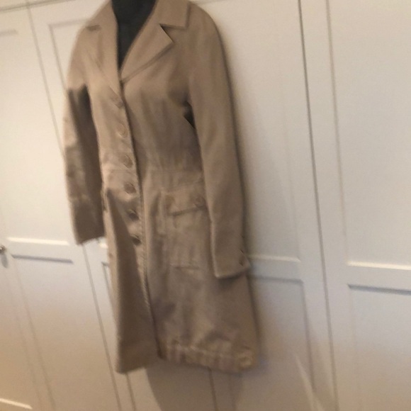 Beautiful Teint trench coat - Picture 1 of 7